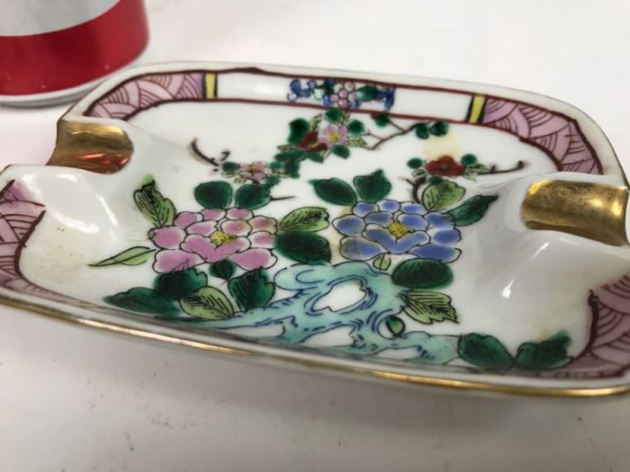 Pair Of Vintage Japanese Painted Ashtrays Pair Of Vintage Japanese Painted Ashtrays